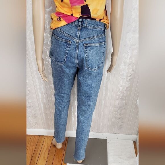 We The Free People Distressed High Rise 5 Pockets Jeans - Picture 2 of 4